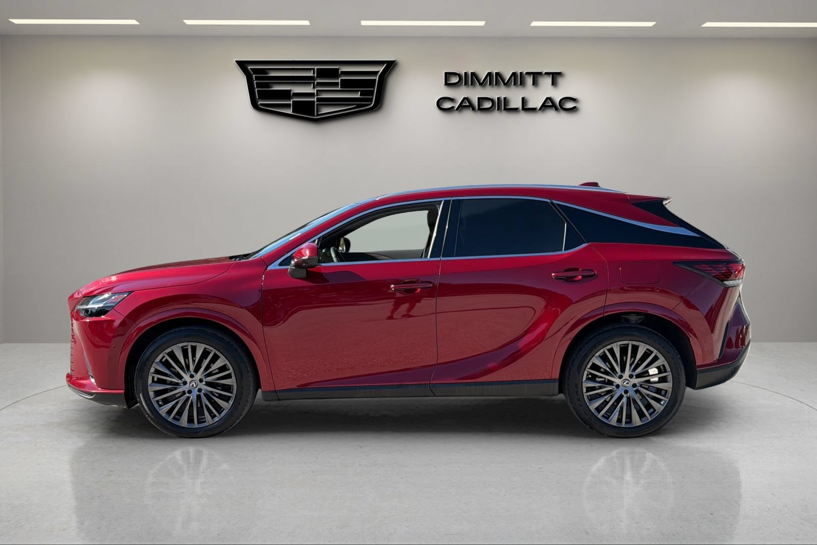 Used 2023 Lexus RX 350 FWD w/ Accessory Package image 2