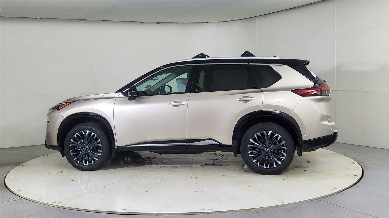 New 2026 Nissan Rogue Platinum w/ Platinum Premium Package AWD/4WD image 4