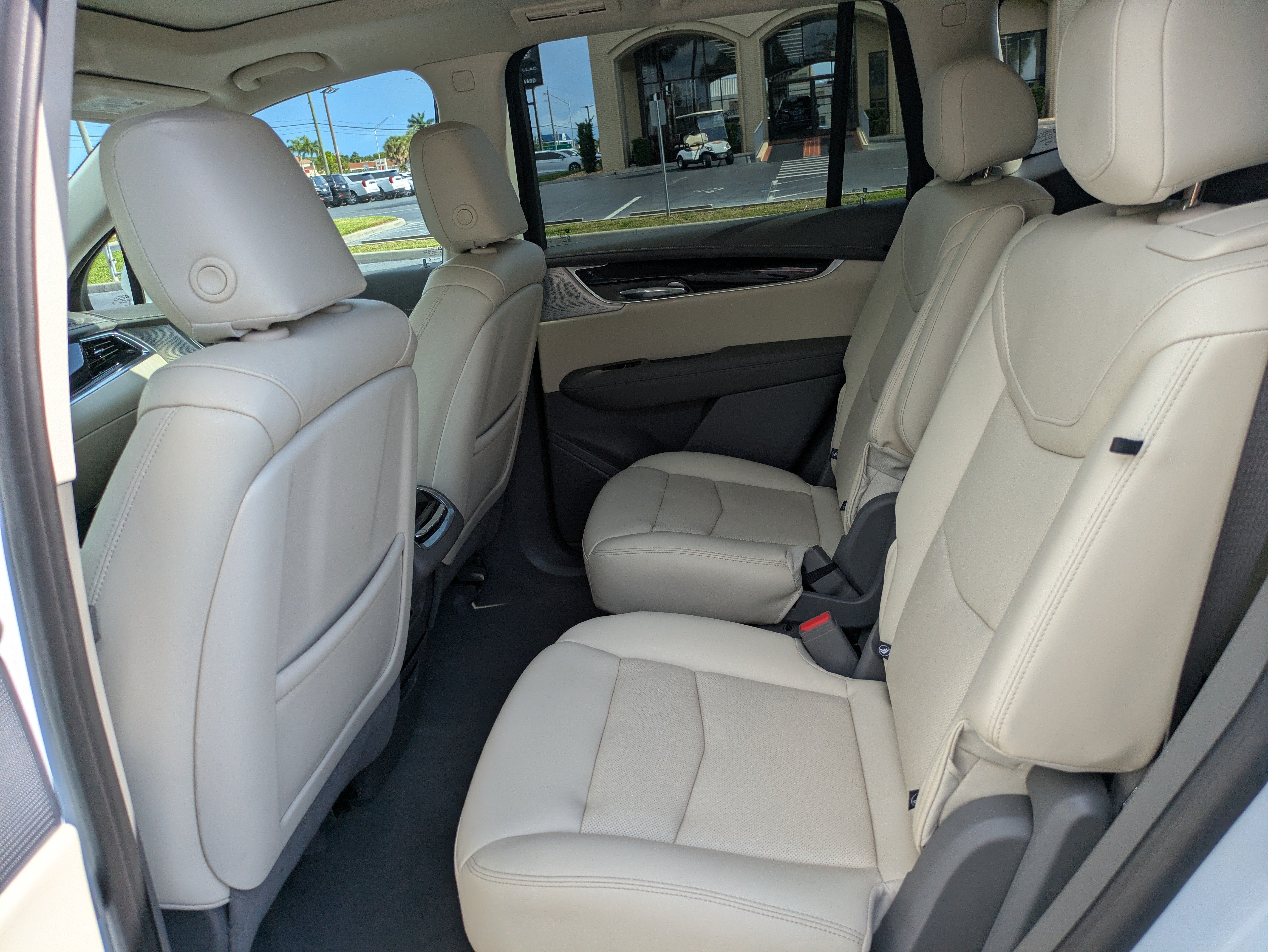 Certified 2025 Cadillac XT6 Premium Luxury w/ Technology Package AWD/4WD image 13