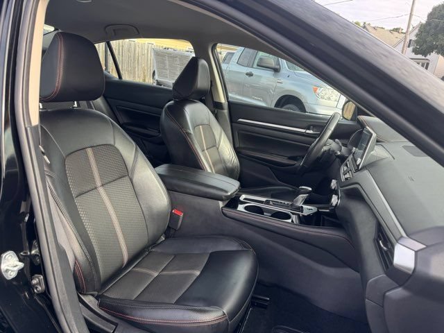 Used 2024 Nissan Altima 2.5 SR FWD image 19