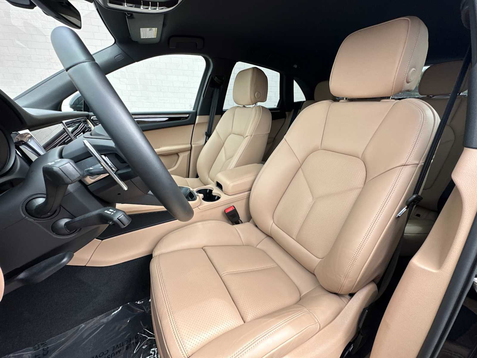 Used 2025 Porsche Macan image 5