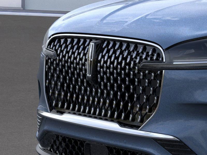 New 2025 Lincoln Aviator AWD image 17