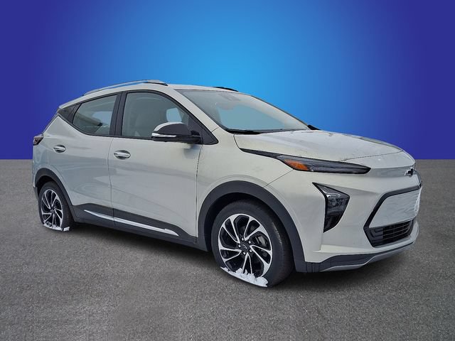 New 2023 Chevrolet Bolt EUV Premier FWD image 2