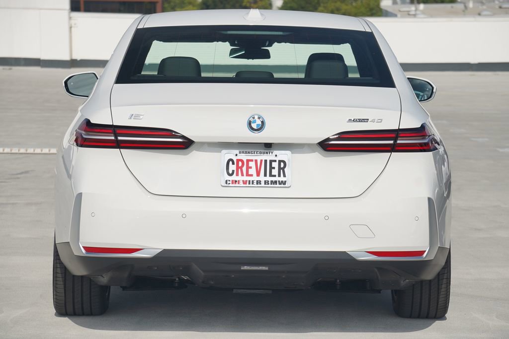 Used 2026 BMW i5 eDrive40 image 6