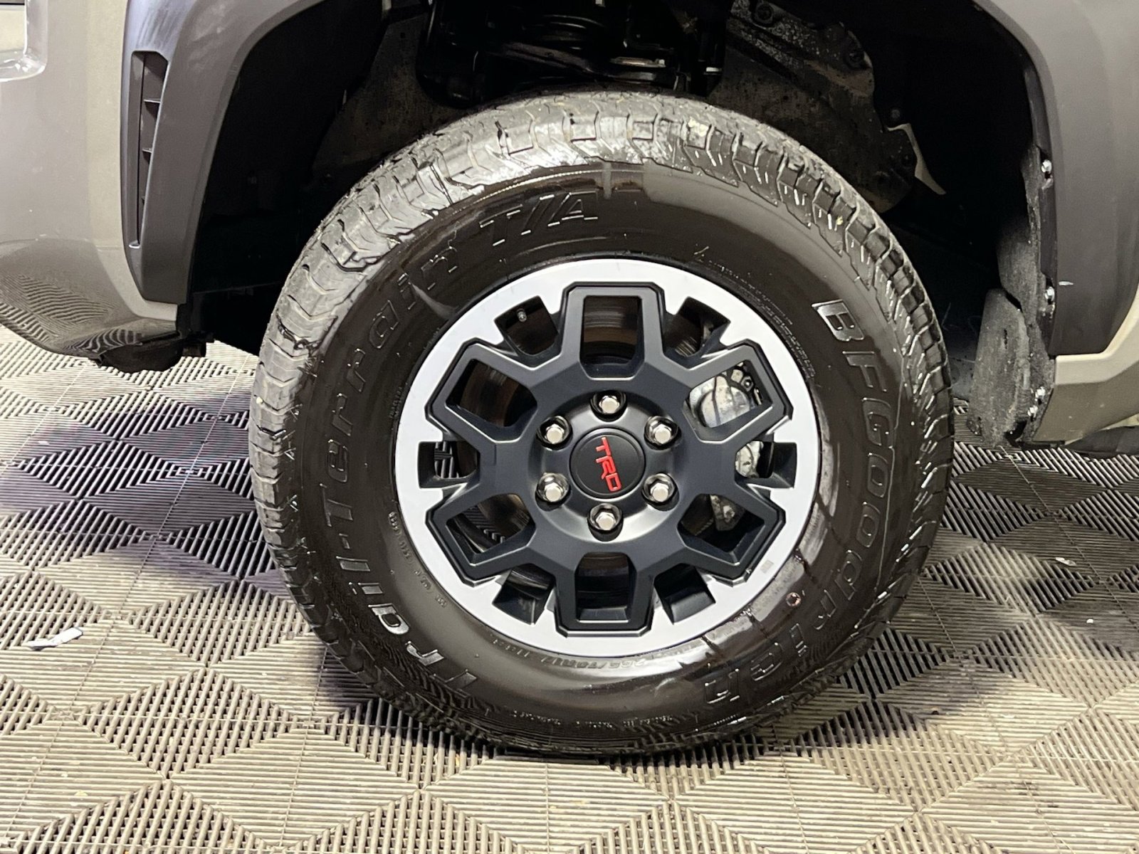Used 2025 Toyota Tacoma TRD Off-Road AWD/4WD image 13