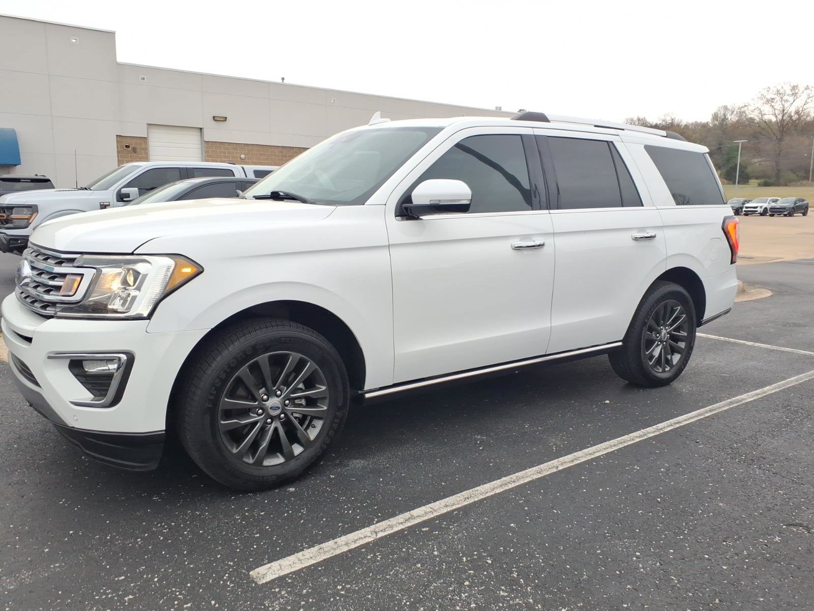 Used 2020 Ford Expedition Limited image 3