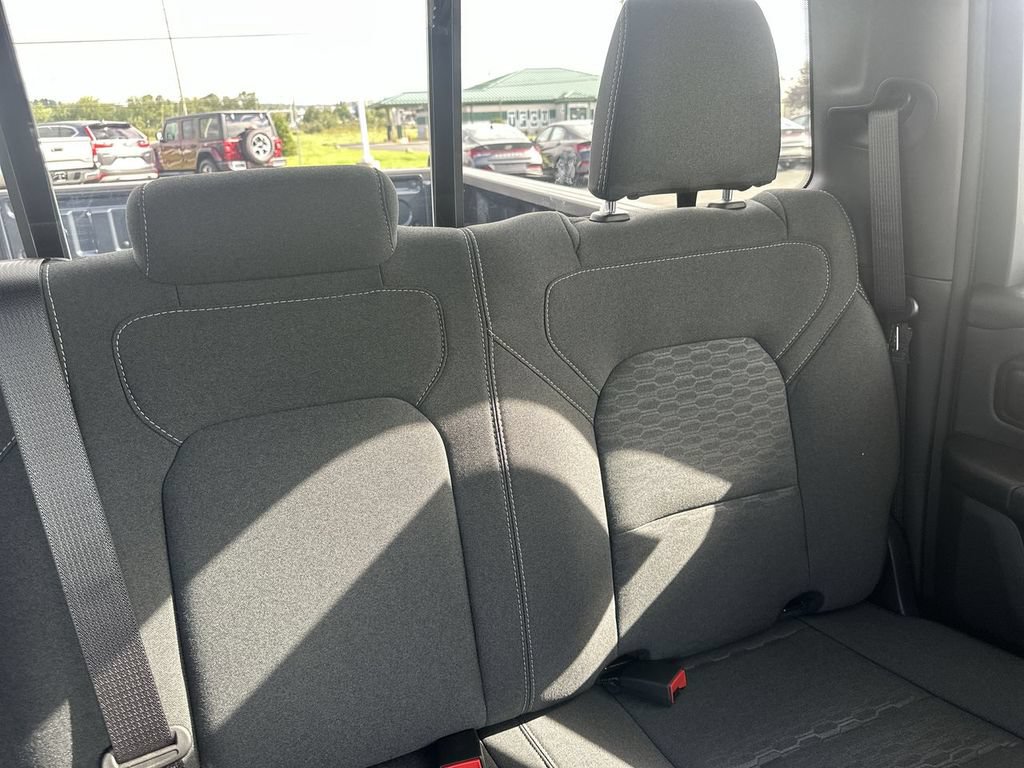 New 2026 RAM 1500 Express AWD/4WD image 14