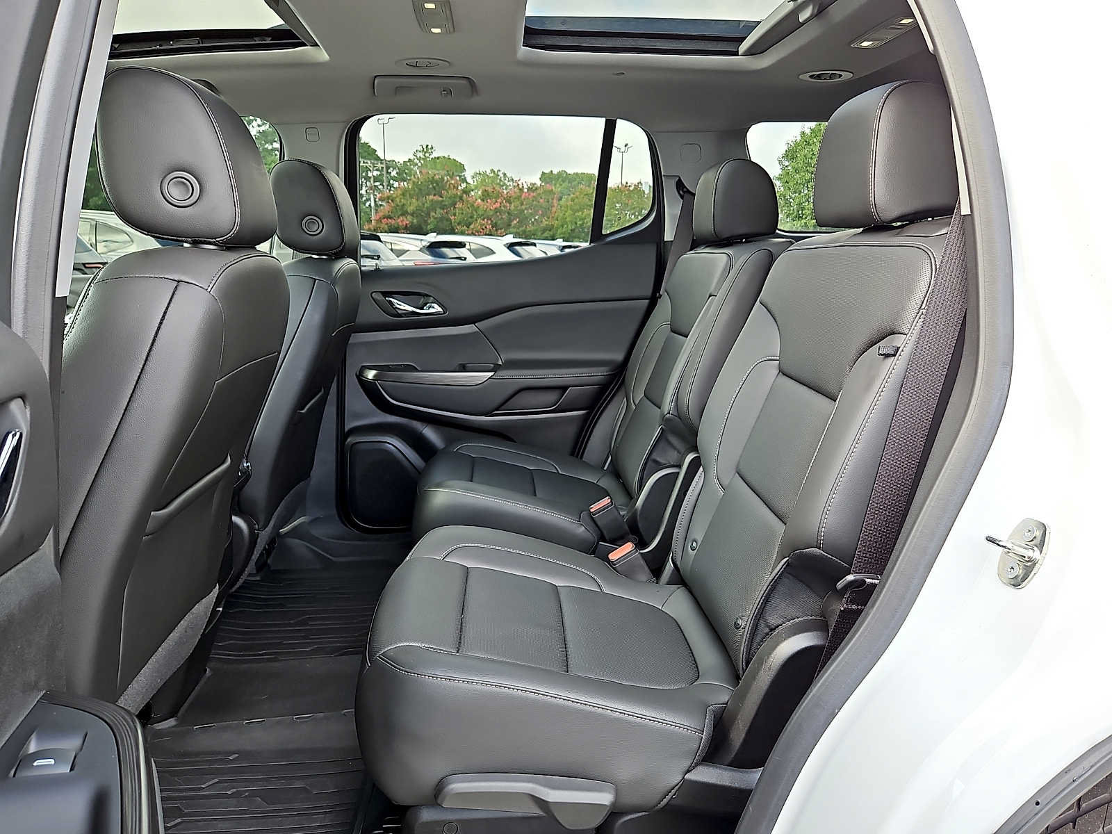 Used 2023 GMC Acadia SLT w/ Elevation Edition AWD/4WD image 10