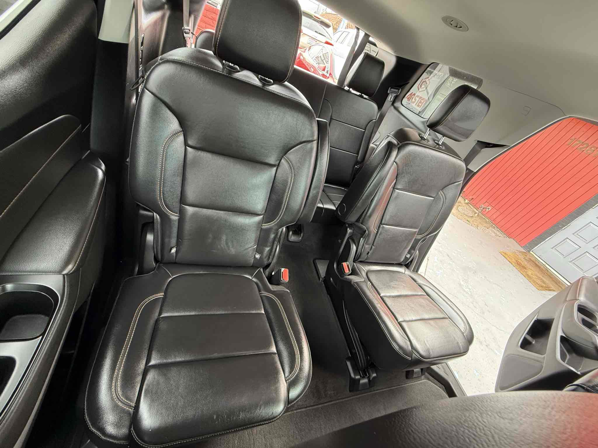 Used 2018 Chevrolet Traverse LT image 34