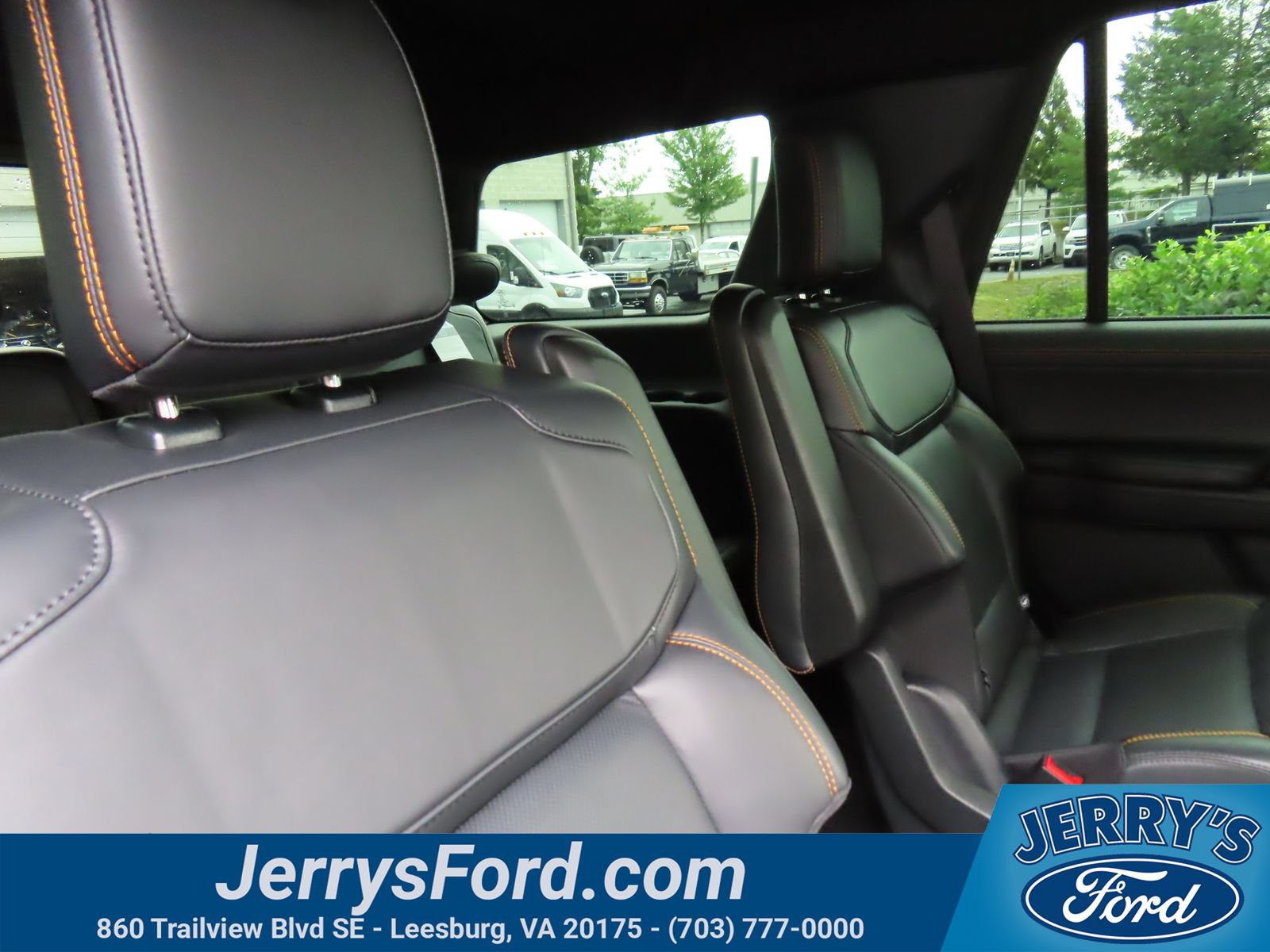 Used 2025 Ford Expedition Tremor AWD/4WD image 36