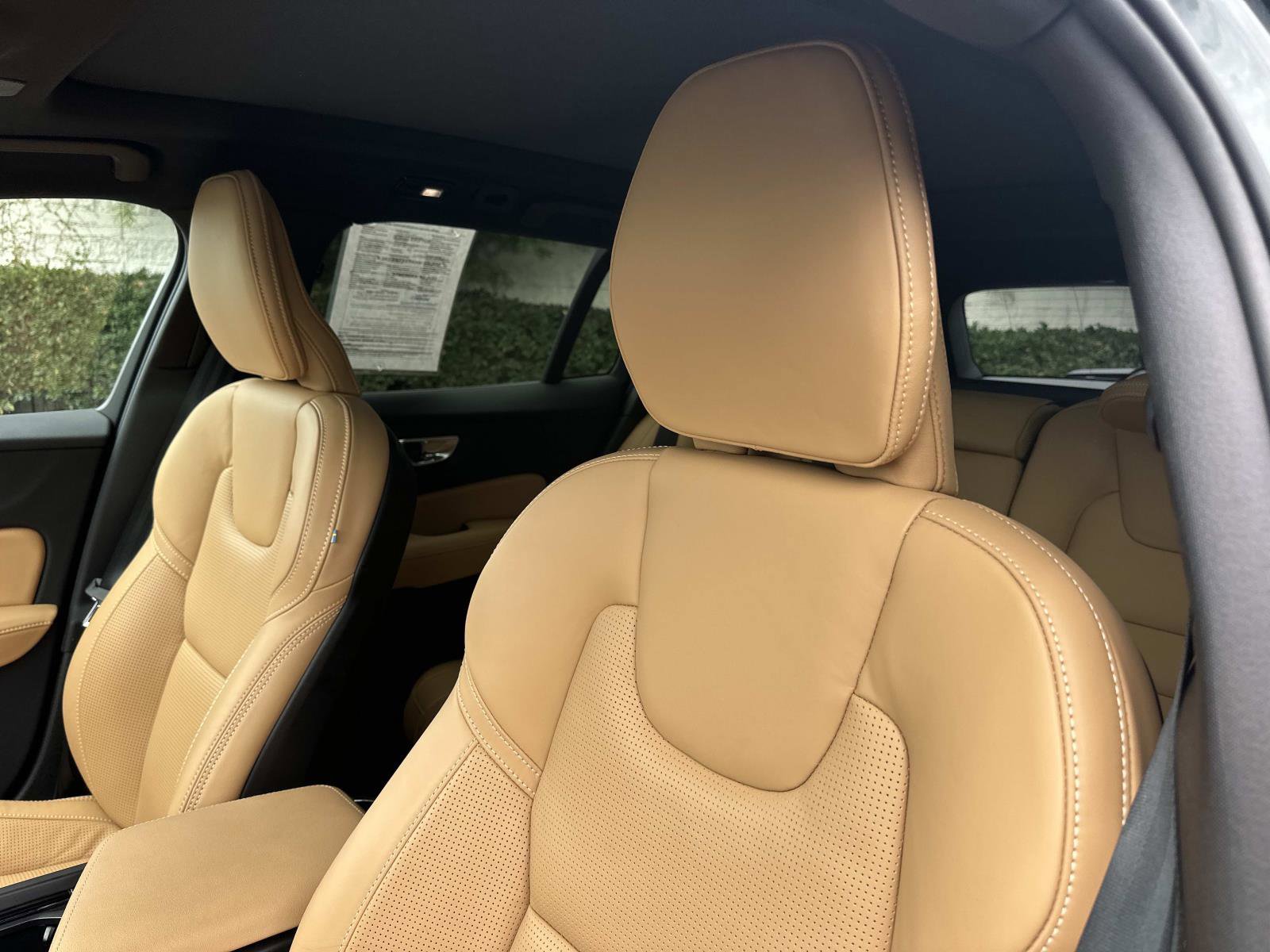 Used 2026 Volvo V60 B5 Cross Country Ultra w/ Climate Package AWD/4WD image 19