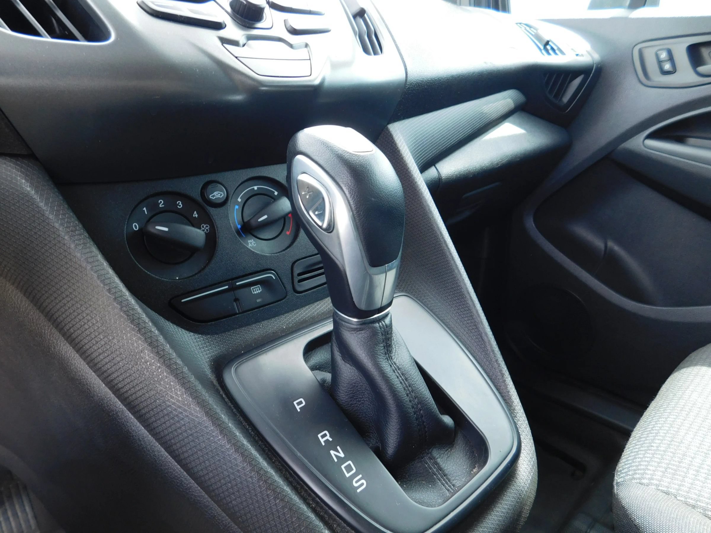 Used 2016 Ford Transit Connect XL FWD image 14