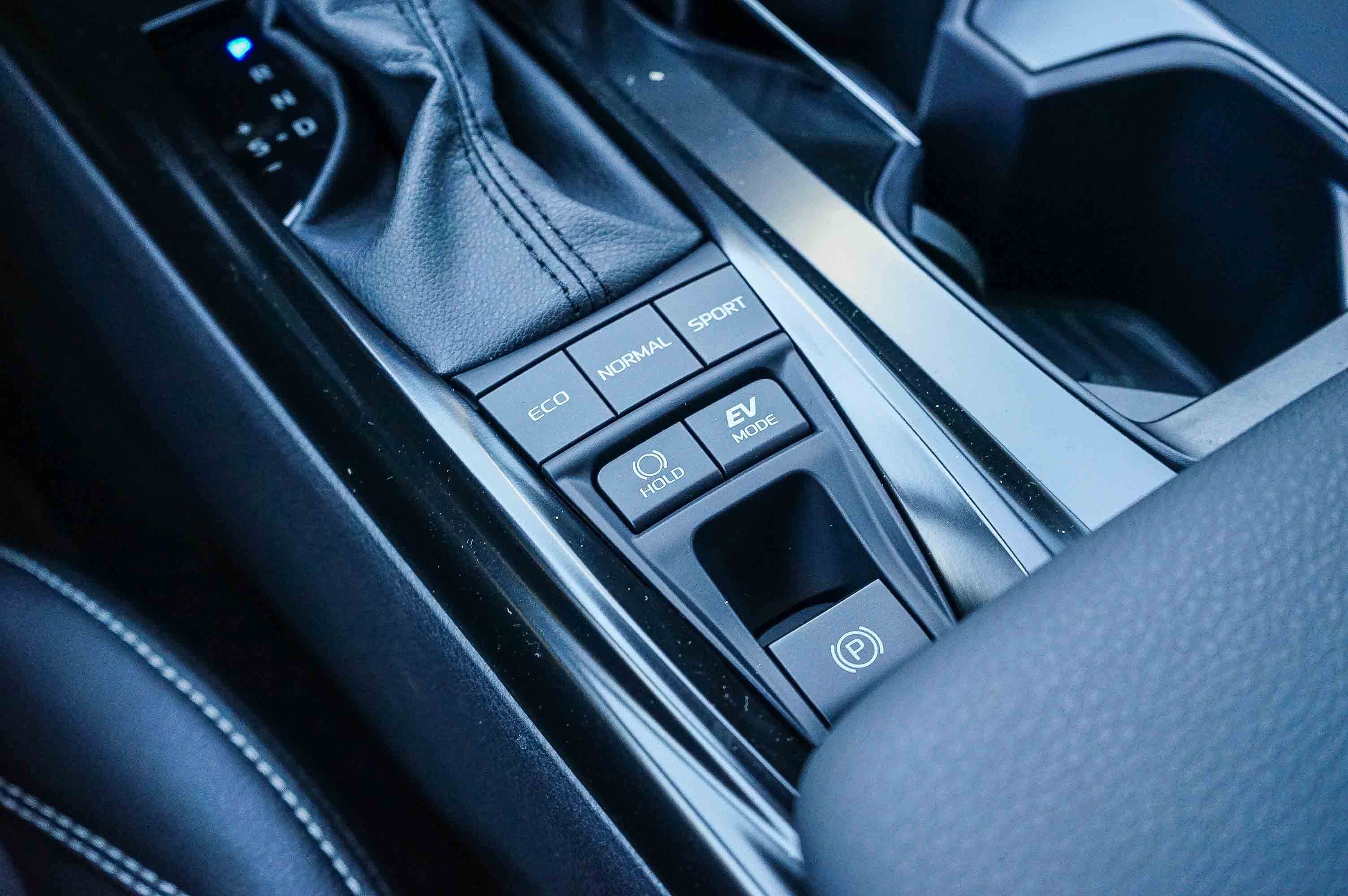 New 2026 Toyota Camry Hybrid FWD image 24