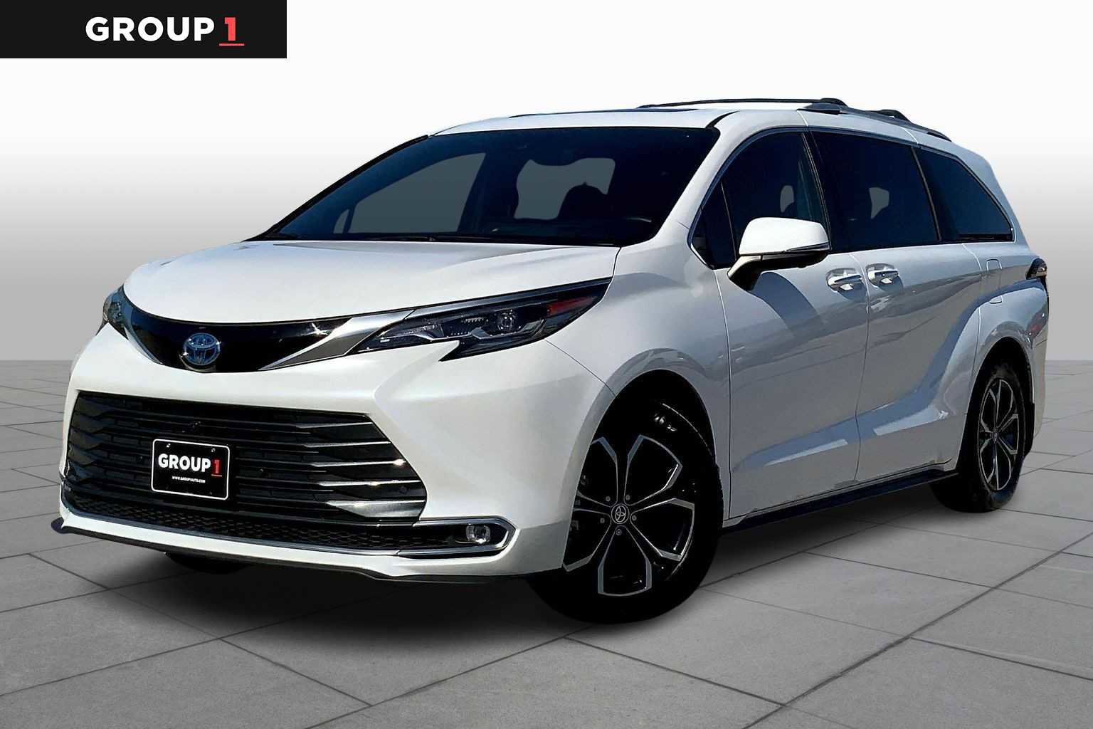 Used 2025 Toyota Sienna Platinum