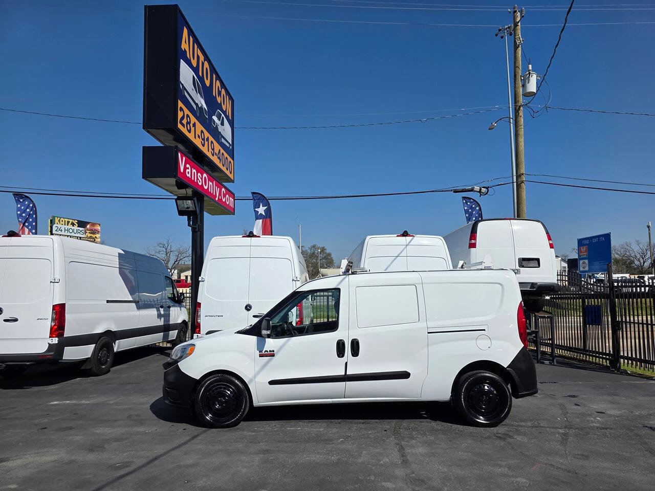 Used 2019 RAM ProMaster City Tradesman image 4