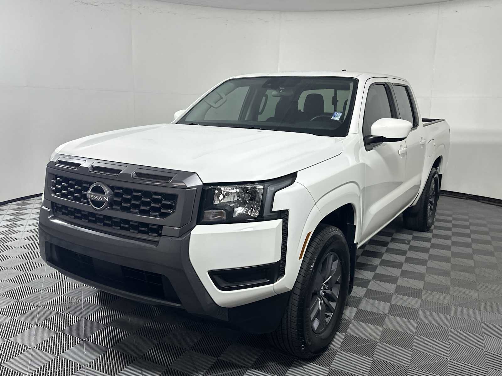 Used 2025 Nissan Frontier SV RWD image 5