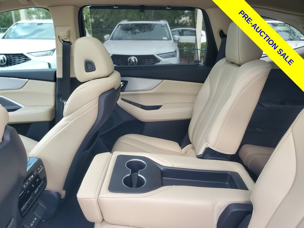 Certified 2025 Acura MDX w/ Technology Package FWD image 12
