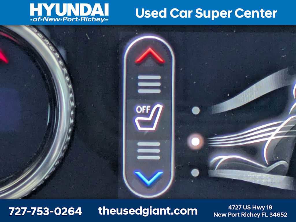 Used 2022 Genesis GV70 2.5T w/ Select Package AWD/4WD image 30