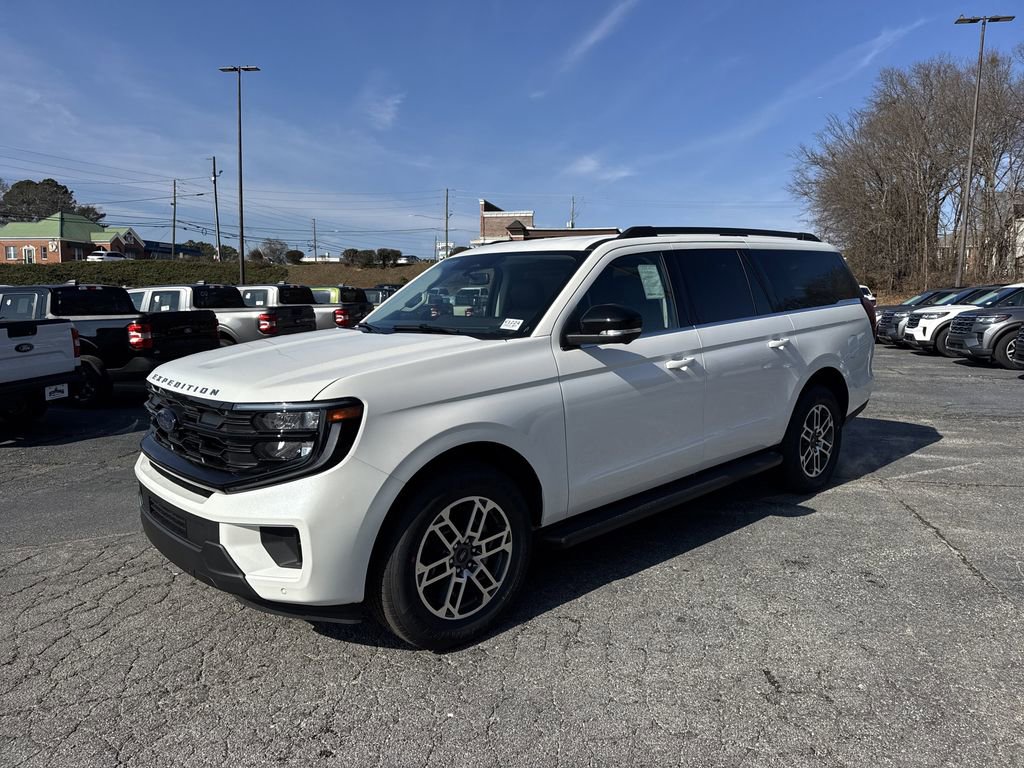 New 2026 Ford Expedition Max Active RWD image 3