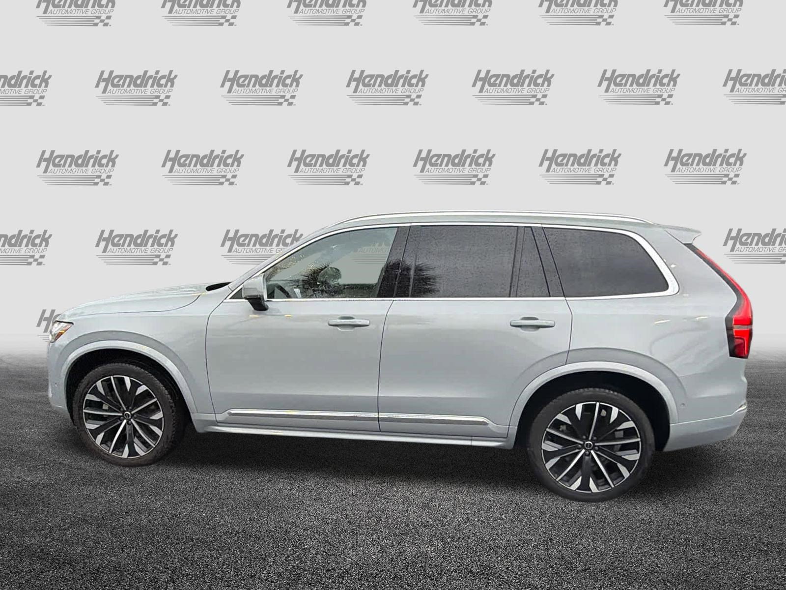 Used 2025 Volvo XC90 B5 Plus image 9