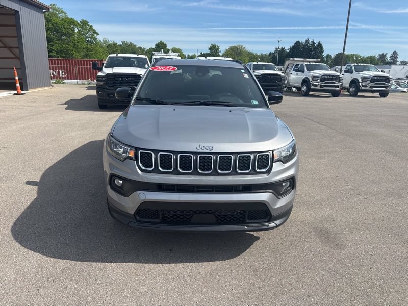 Used 2023 Jeep Compass Latitude AWD/4WD image 8