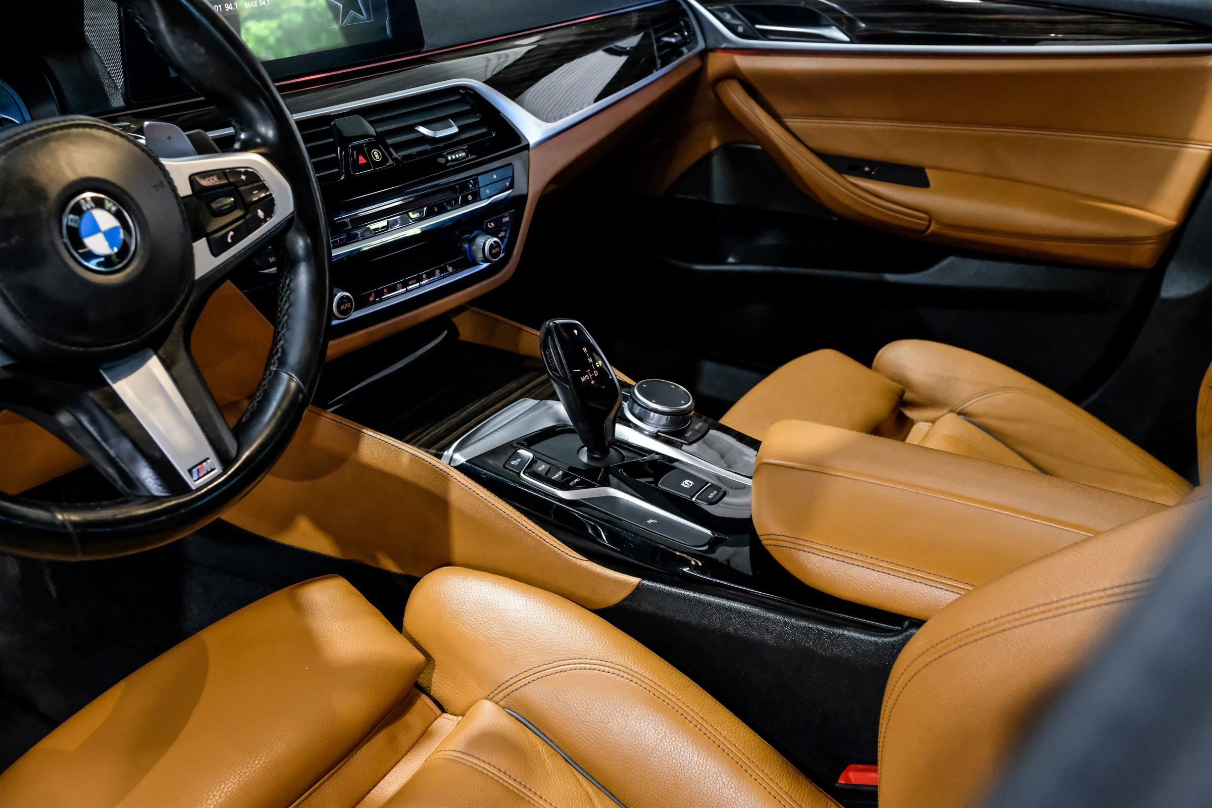 Used 2019 BMW 540i w/ M Sport Package RWD image 37