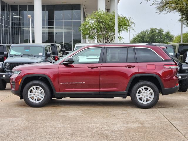 Certified 2023 Jeep Grand Cherokee Laredo AWD/4WD image 4