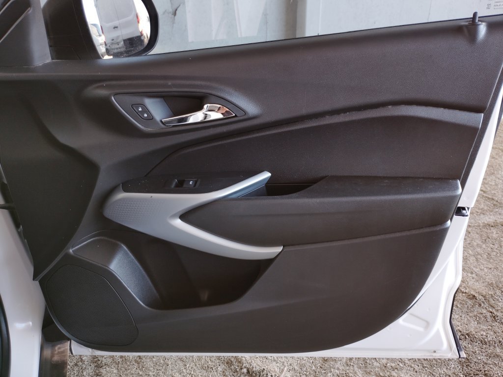 Used 2024 Chevrolet Trax LS FWD image 12