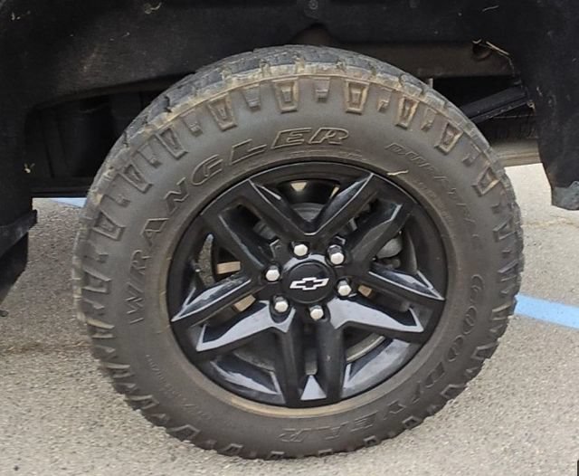 Used 2021 Chevrolet Silverado 1500 LT Trail Boss w/ Bed Protection Package AWD/4WD image 8