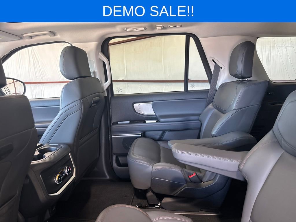 New 2025 Ford Expedition Active image 10