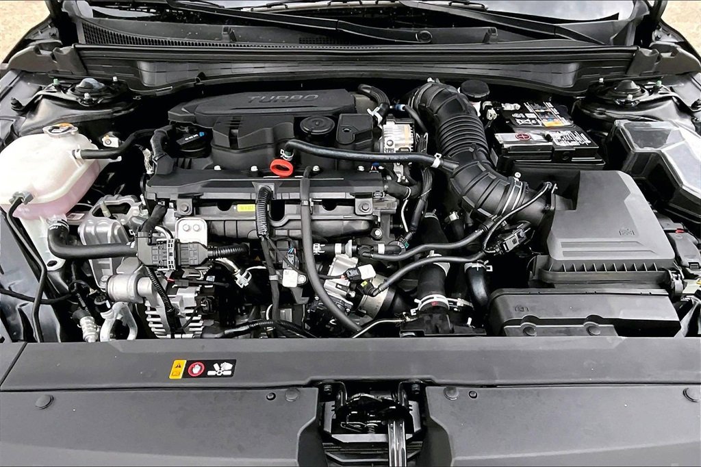 Certified 2025 Kia K4 GT-Line Turbo image 9