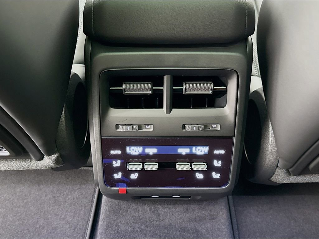 New 2026 Porsche Macan Electric image 28