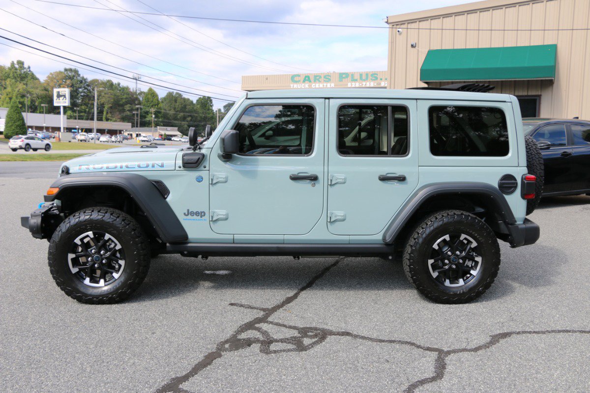 Used 2024 Jeep Wrangler Rubicon w/ Capability Package image 2
