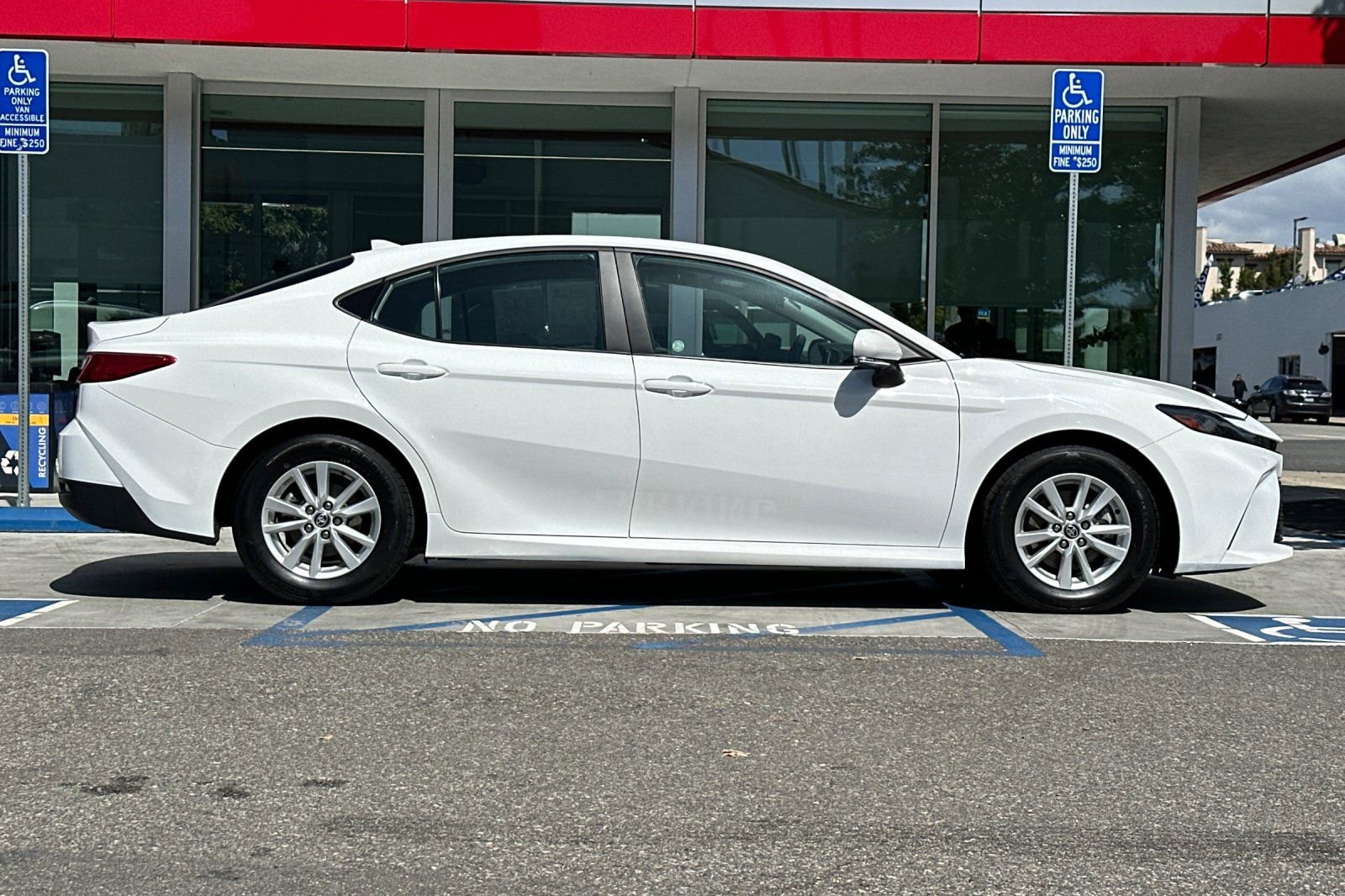 Certified 2025 Toyota Camry LE FWD image 3