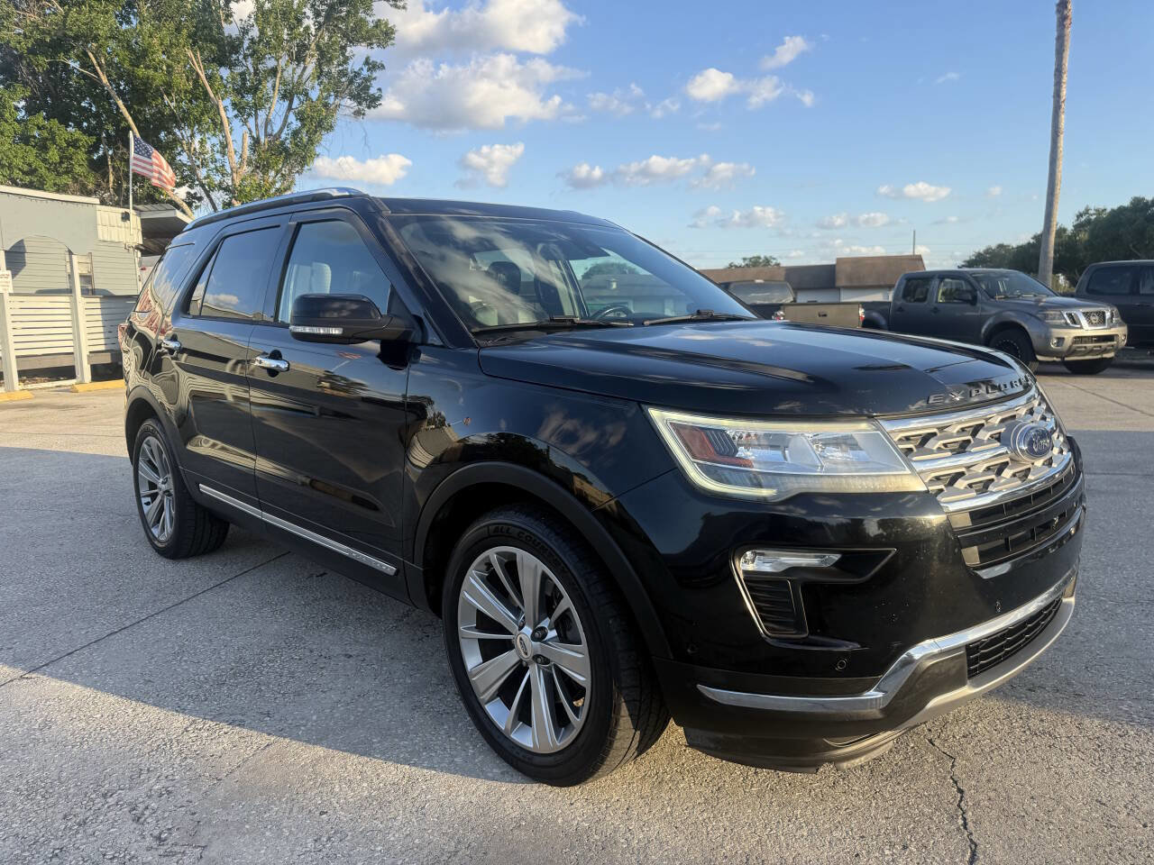 Used 2018 Ford Explorer Limited w/ Equipment Group 301A FWD image 5