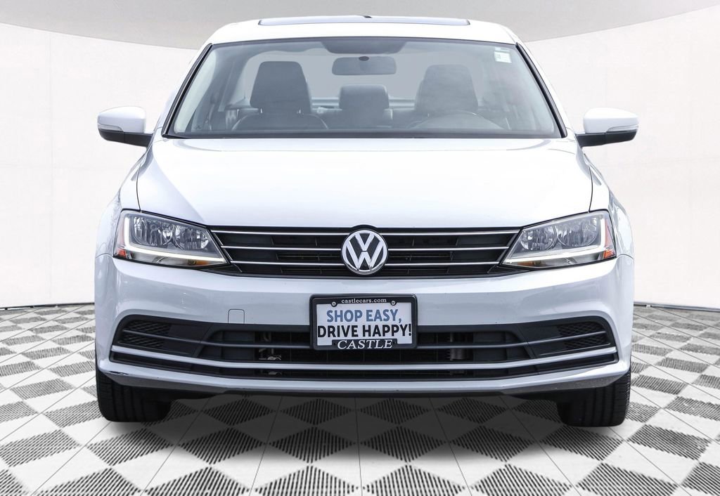 Used 2017 Volkswagen Jetta SE image 9