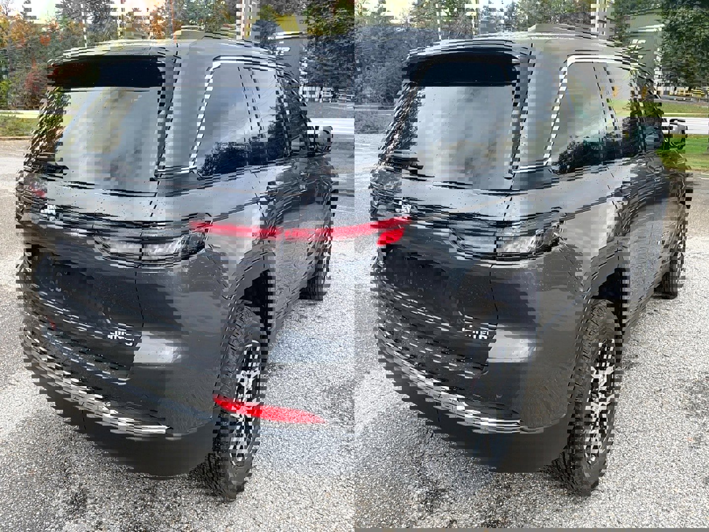 New 2025 Jeep Grand Cherokee Limited w/ Trailer Tow Package image 5