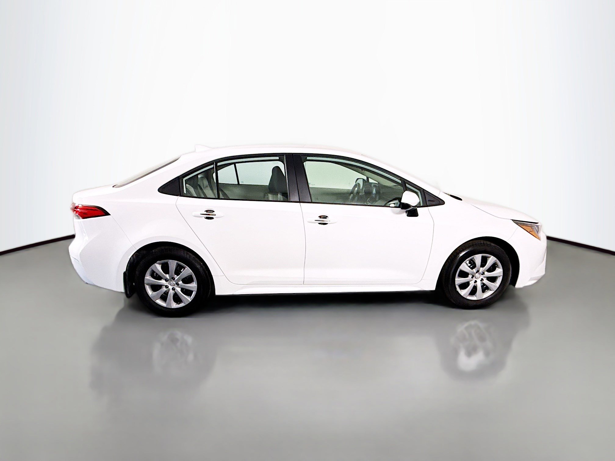 Used 2025 Toyota Corolla LE image 11