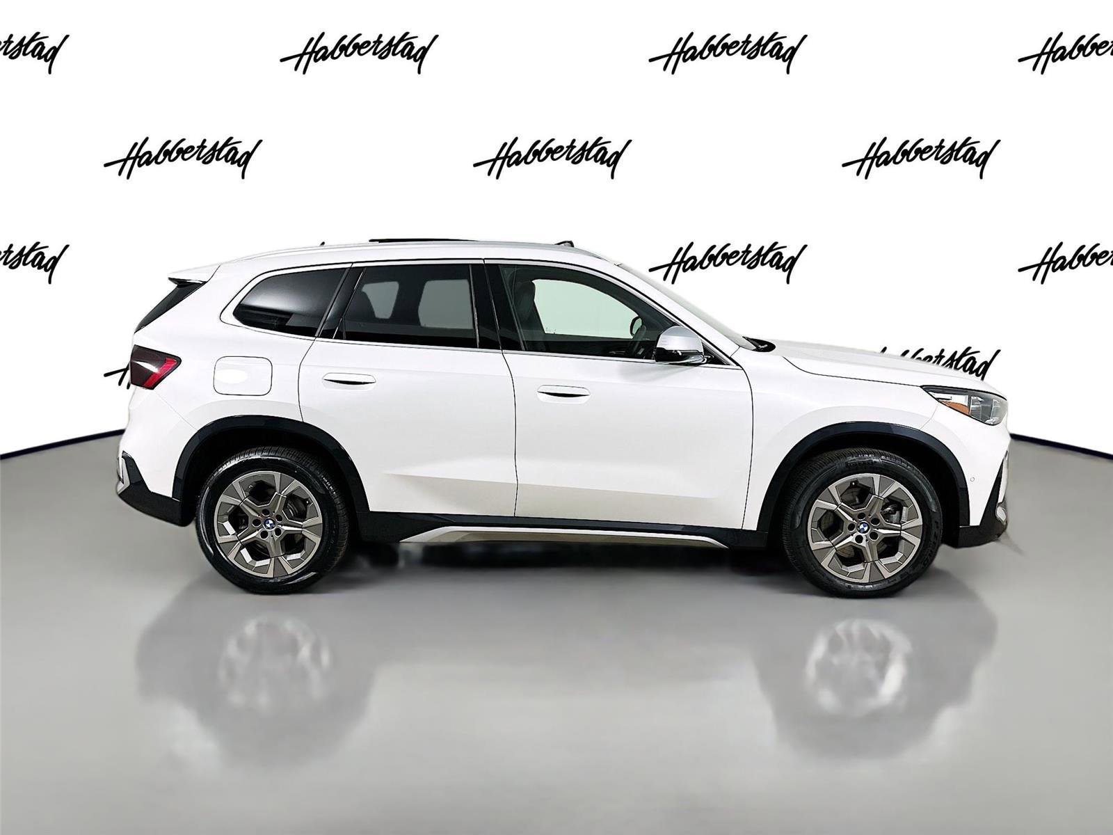 Certified 2023 BMW X1 xDrive28i w/ Convenience Package image 4