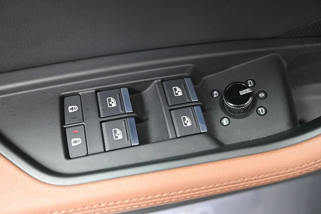 Used 2022 Audi e-tron Premium w/ Convenience Plus Package AWD/4WD image 11