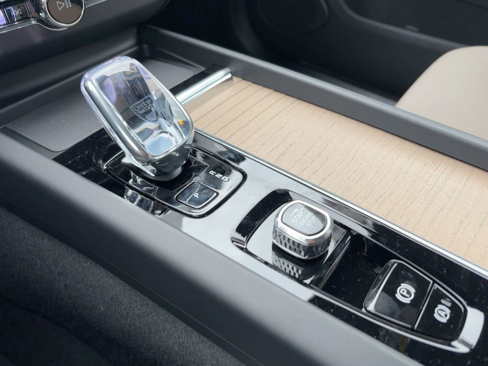 New 2026 Volvo XC60 B5 Plus w/ Climate Package image 16