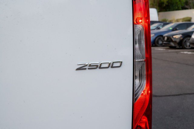 Used 2025 Mercedes-Benz Sprinter 2500 image 7