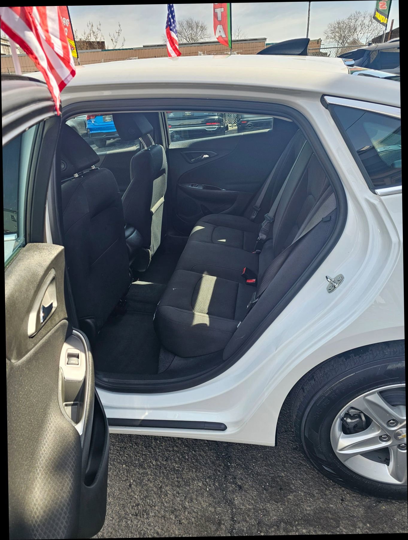 Used 2023 Chevrolet Malibu LS image 9