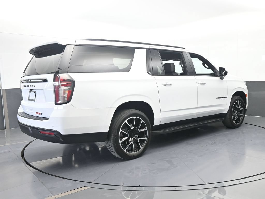 Used 2024 Chevrolet Suburban RST RWD image 6