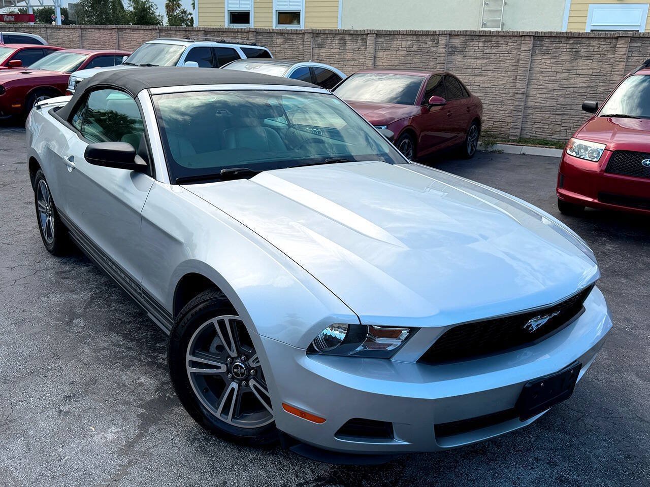 Used 2010 Ford Mustang Convertible RWD image 6