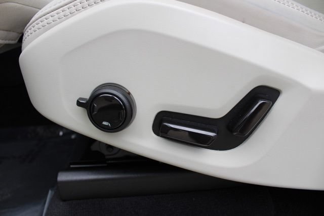 Used 2024 Volvo XC90 B6 Ultimate w/ Lounge Package AWD/4WD image 29