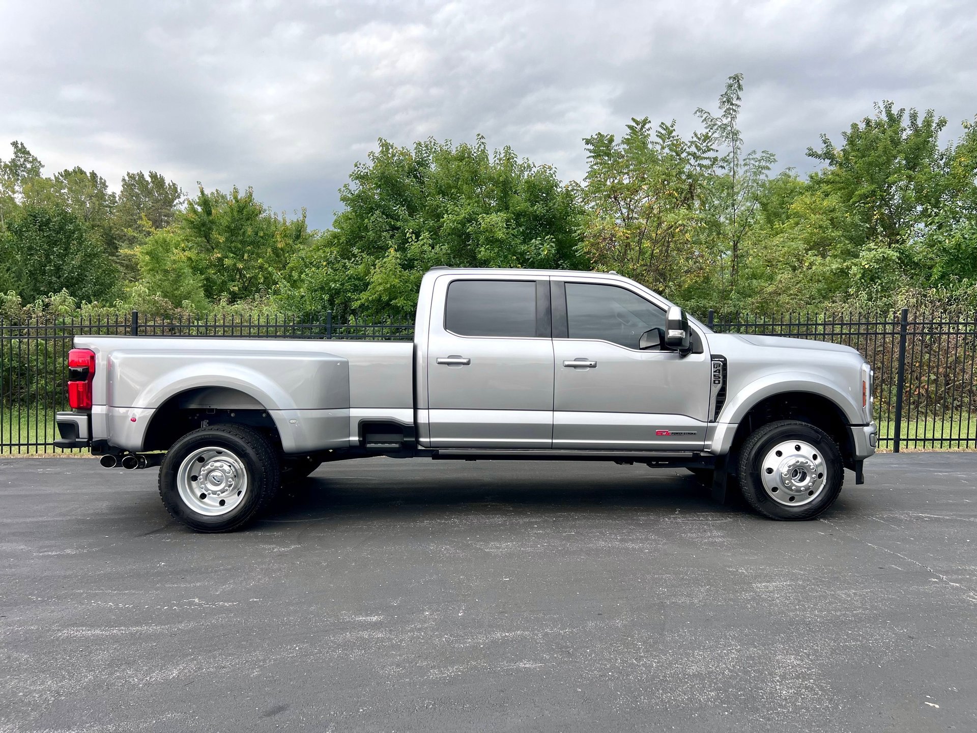 Used 2024 Ford F450 Limited w/ FX4 Off-Road Package AWD/4WD image 5