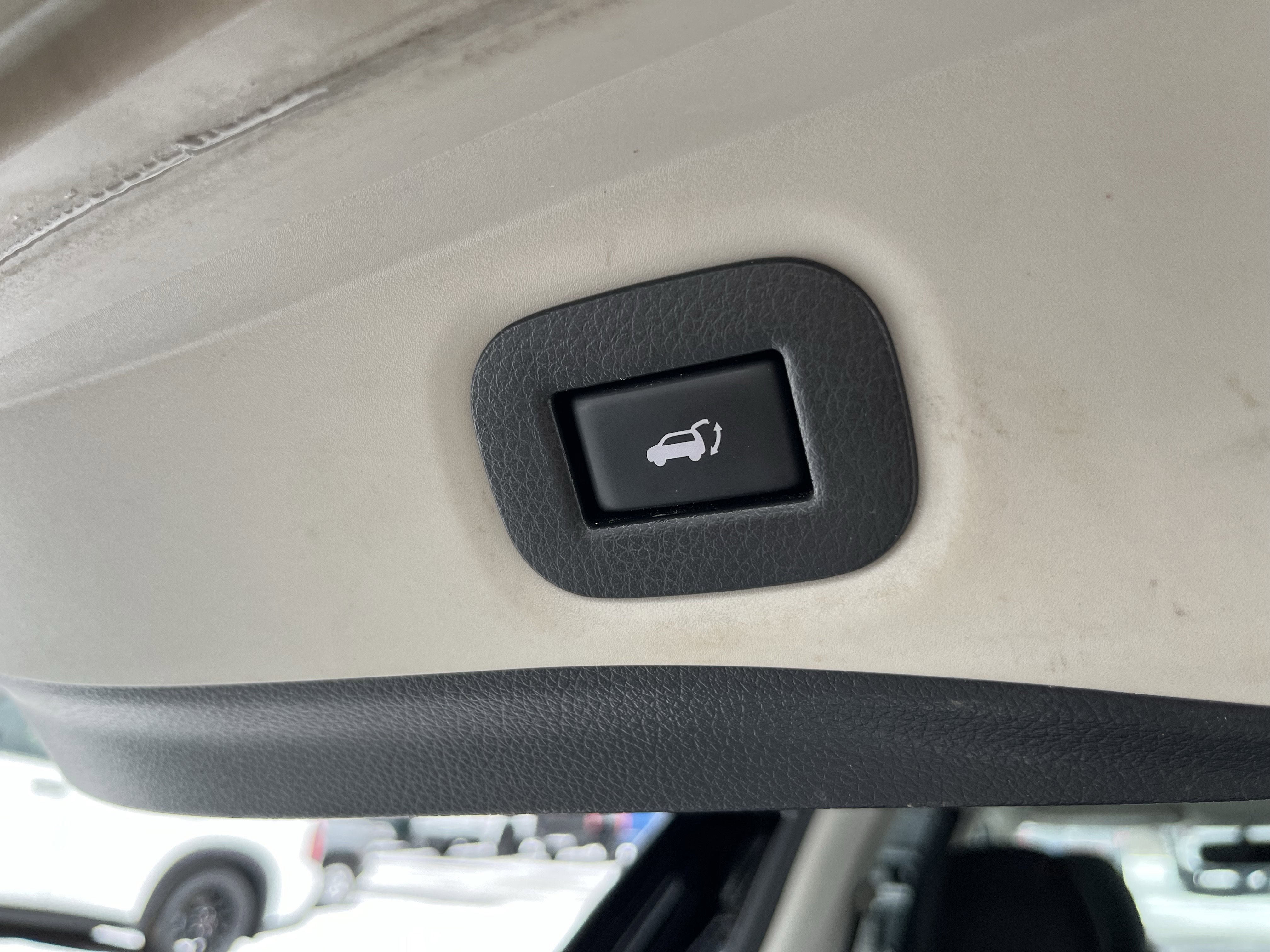 Used 2017 Nissan Rogue SV w/ Sun & Sound Touring Package image 6