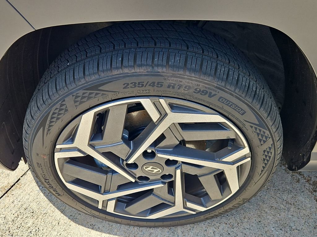 Used 2026 Hyundai Kona SEL Premium image 10