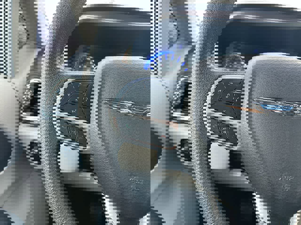 Used 2018 Chrysler Pacifica LX image 29